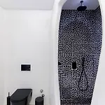 Portara Seaside Luxury Aparthotel