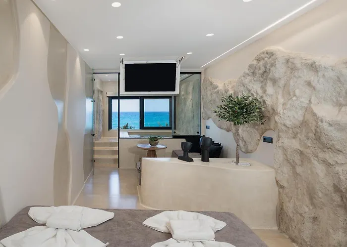 Portara Seaside Luxury Apartmanhotel Naxos City