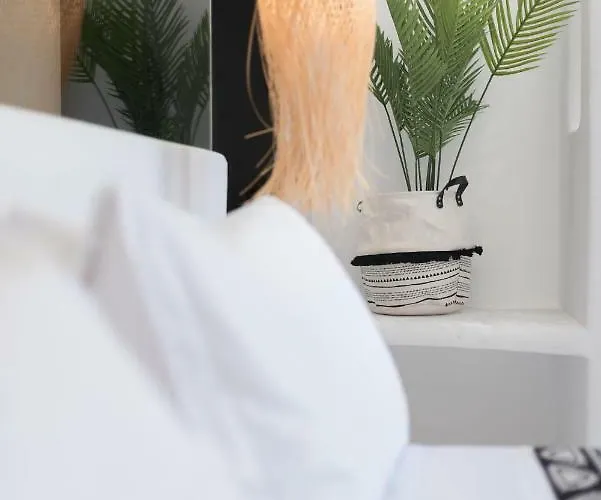 Portara Seaside Luxury Apartmanhotel