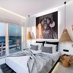 Portara Seaside Luxury 4*