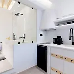 Portara Seaside Luxury 4*