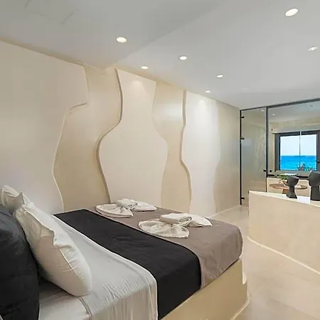 Portara Seaside Luxury Aparthotel Naxos City