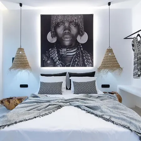 Portara Seaside Luxury Ξενοδοχείο με διαμερίσματα 4*