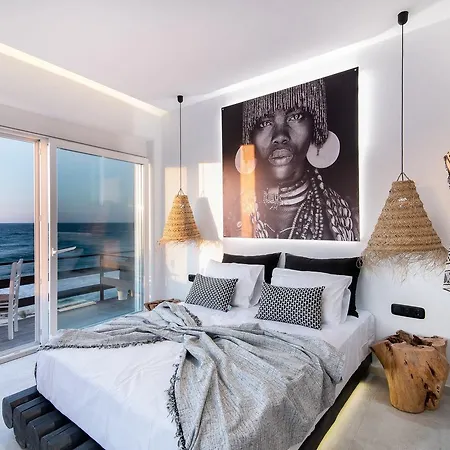 Portara Seaside Luxury 3*