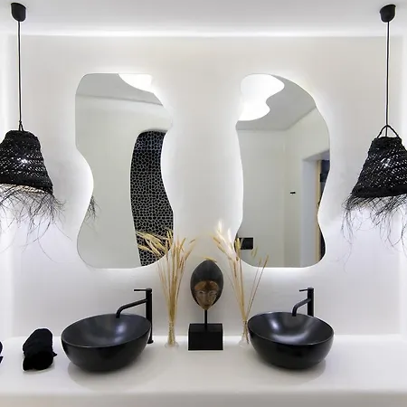 Portara Seaside Luxury Aparthotel