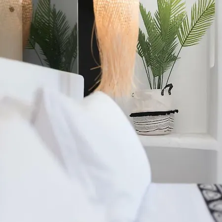 Portara Seaside Luxury Aparthotel